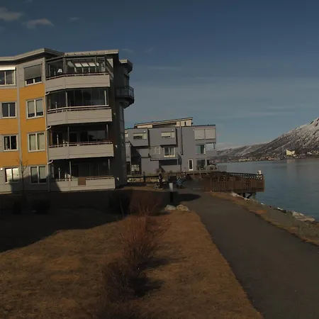 Apartment By The Sea. Hybel/room In South Of Troms